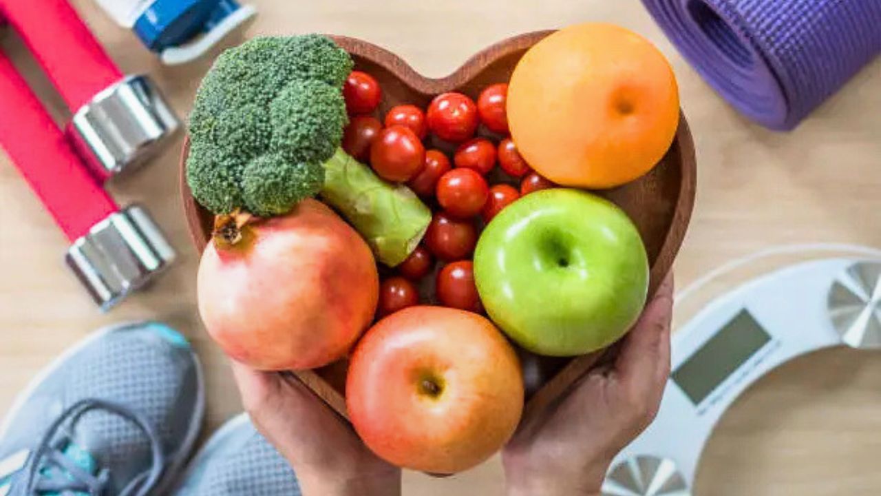 Người mới bắt đầu nên tập trung điều gì trước — dinh dưỡng hay vận động?