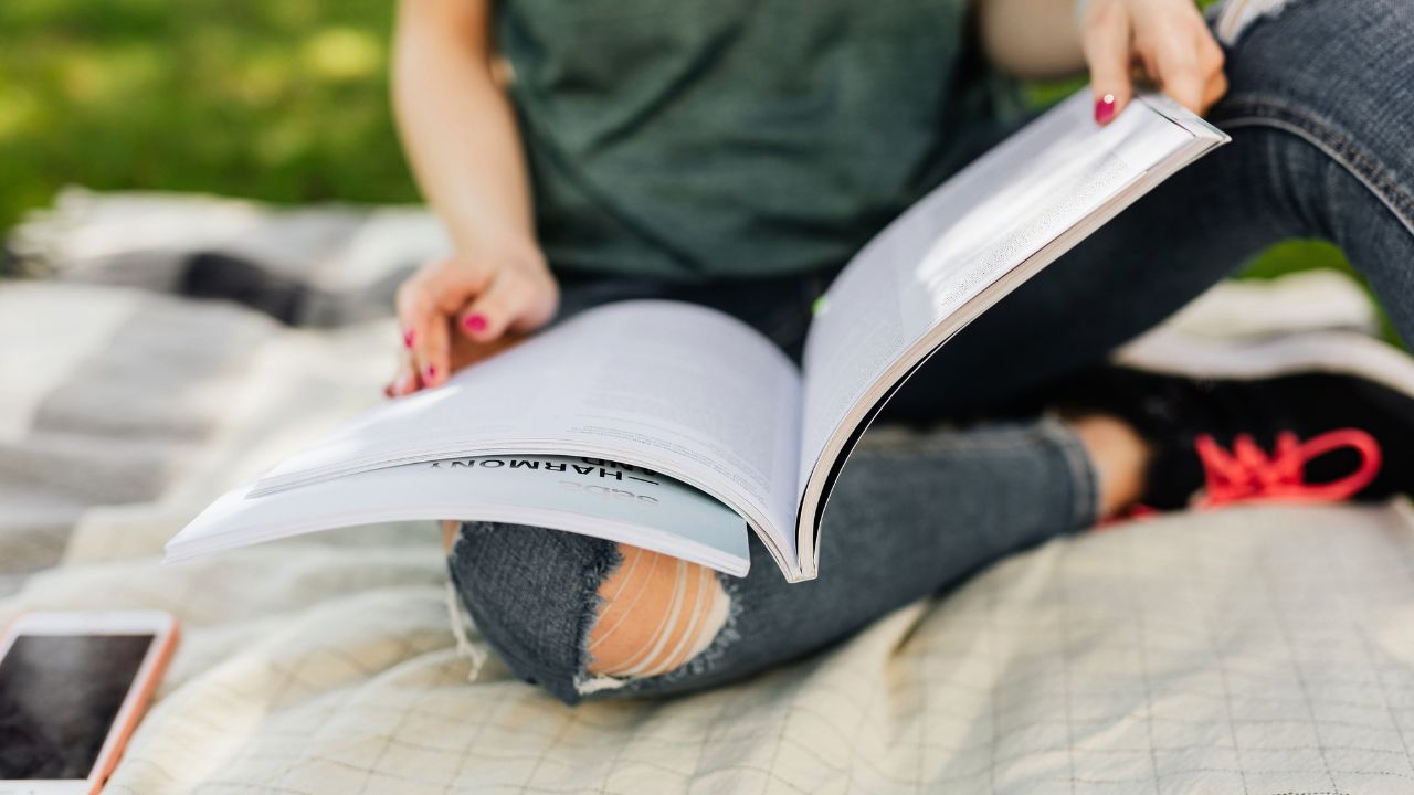 Sản phẩm không thay đổi con người. Chỉ tri thức mới làm được điều đó 